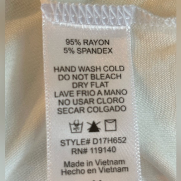 Excuse Me, I Have to Go Be Awesome Short Sleeve V-Neck Tee in White. Women’s M - Picture 3 of 4